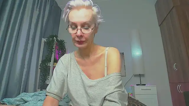 Snapshot of HelgaHimmell chatting on 1, 3, 2025 HelgaHimmell online show from 1, 3, 2025
