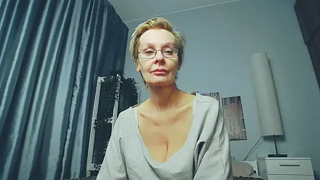 Snapshot of HelgaHimmell chatting on 9, 3, 2025 HelgaHimmell online show from 9, 3, 2025