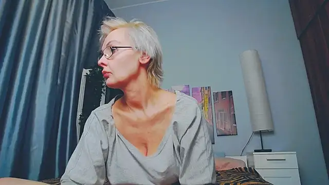 Snapshot of HelgaHimmell chatting on 12, 3, 2025 HelgaHimmell online show from 12, 3, 2025