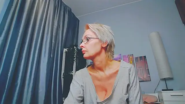 Snapshot of HelgaHimmell chatting on 13, 3, 2025 HelgaHimmell online show from 13, 3, 2025