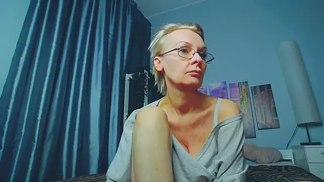 Snapshot of HelgaHimmell chatting on 16, 3, 2025 HelgaHimmell online show from 16, 3, 2025