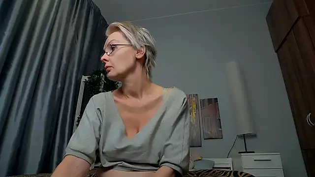Snapshot of HelgaHimmell chatting on 17, 3, 2025 HelgaHimmell online show from 17, 3, 2025
