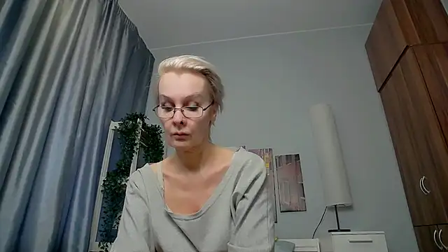 Snapshot of HelgaHimmell chatting on 17, 3, 2025 HelgaHimmell online show from 17, 3, 2025