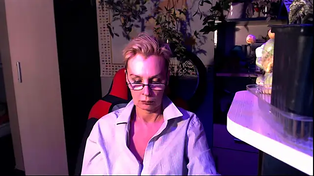 Snapshot of HelgaHimmell chatting on 11, 6, 2026 HelgaHimmell online show from 11, 6, 2026