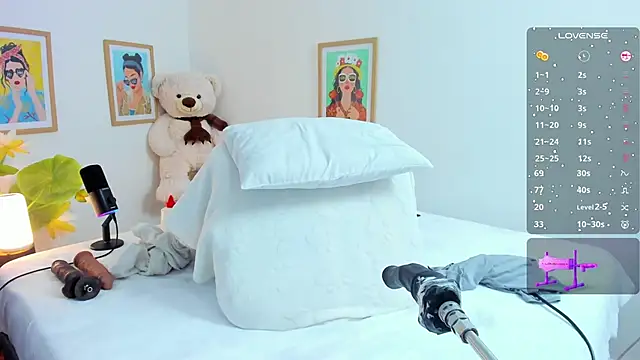 jasminnee  online show from 2, 10, 2025