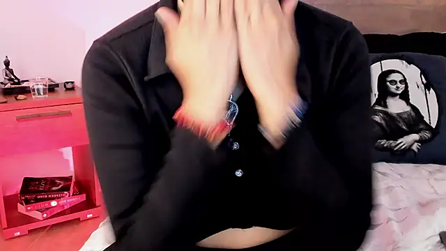 YenniferCurly online show from 7, 2, 2025