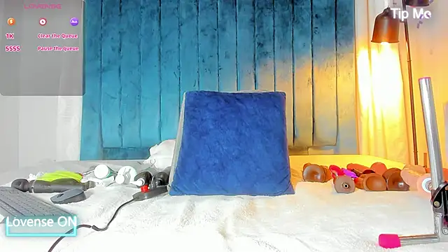 Snapshot of blondehorny69 chatting on 1, 11, 2025 blondehorny69 online show from 1, 11, 2025