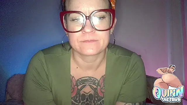 Snapshot of quinnmariexo chatting on 12, 11, 2025 quinnmariexo online show from 12, 11, 2025