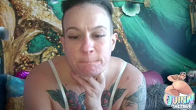 Snapshot of quinnmariexo chatting on 16, 12, 2025 quinnmariexo online show from 16, 12, 2025