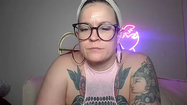 Snapshot of quinnmariexo chatting on 17, 1, 2026 quinnmariexo online show from 17, 1, 2026