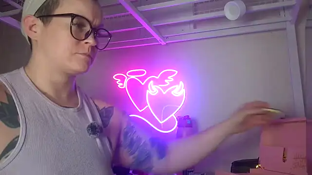 Snapshot of quinnmariexo chatting on 17, 2, 2026 quinnmariexo online show from 17, 2, 2026