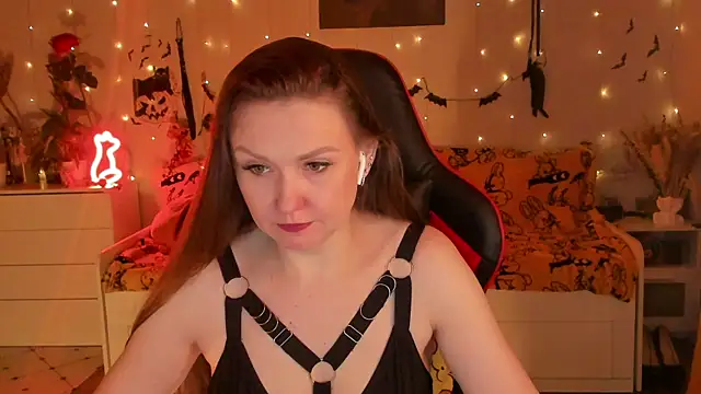 Snapshot of desperatehousewife__ chatting on 1, 11, 2025 desperatehousewife online show from 1, 11, 2025