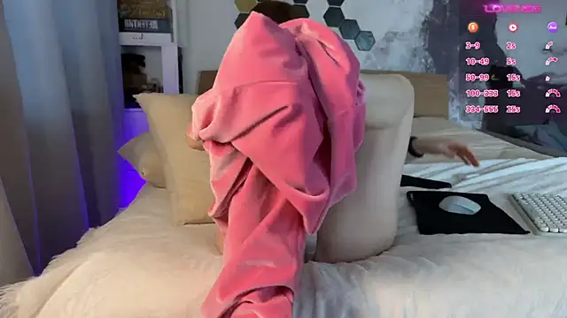 LinaWitch online show from 2, 2, 2025