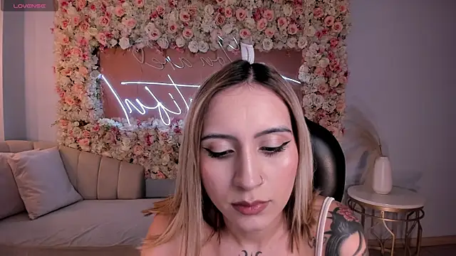 MollySundersX online show from 9, 4, 2026