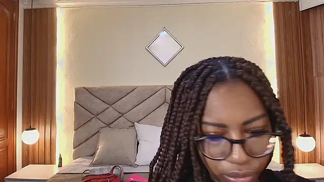 Snapshot of Raquel_jones chatting on 25, 4, 2026 Raquel jones online show from 25, 4, 2026