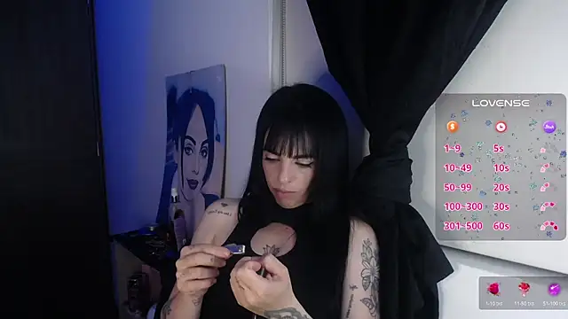 Snapshot of violett_honney chatting on 8, 6, 2026 violett honney online show from 8, 6, 2026