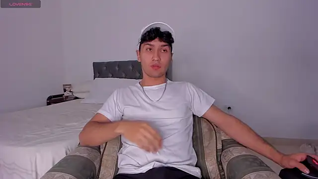 Valerio James7 online show from 21, 1, 2025