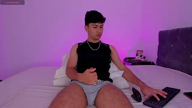 Valerio James7 online show from 14, 2, 2025