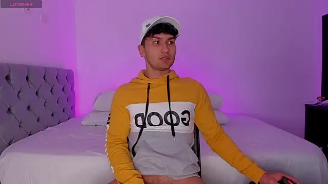 Valerio James7 online show from 14, 3, 2025