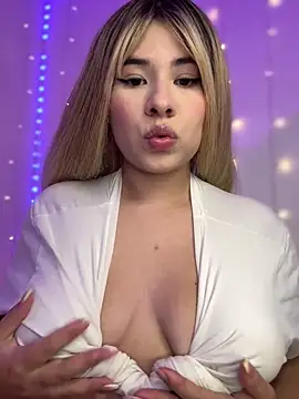 Snapshot of Grecia_21 chatting on 10, 10, 2025 Grecia 21 online show from 10, 10, 2025