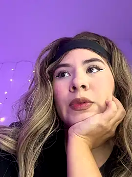 Snapshot of Grecia_21 chatting on 5, 11, 2025 Grecia 21 online show from 5, 11, 2025