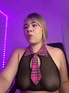 Snapshot of Grecia_21 chatting on 17, 12, 2025 Grecia 21 online show from 17, 12, 2025