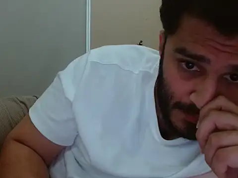 Snapshot of robintoit chatting on 3, 3, 2026 robintoit online show from 3, 3, 2026