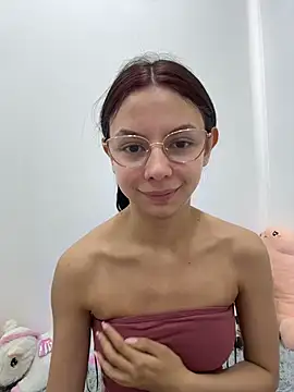 Snapshot of Bonniepark chatting on 16, 12, 2025 Bonniepark online show from 16, 12, 2025