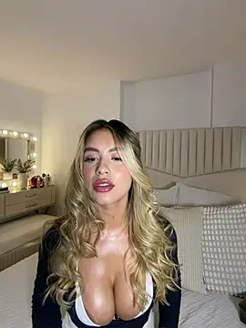 Snapshot of _laura_02 chatting on 2, 5, 2026 laura 02 online show from 2, 5, 2026