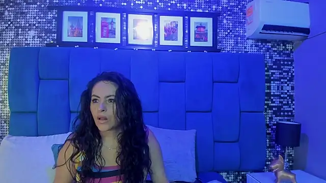 Snapshot of hanny_milf chatting on 22, 10, 2025 hanny milf online show from 22, 10, 2025