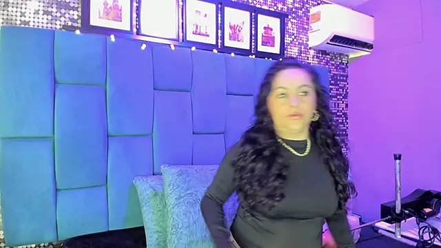 Snapshot of hanny_milf chatting on 18, 11, 2025 hanny milf online show from 18, 11, 2025