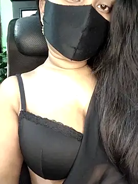 Idhika Paul online show from 5, 4, 2026