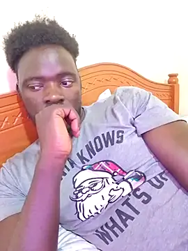 Snapshot of MaskedGQ chatting on 20, 10, 2025 MaskedGQ online show from 20, 10, 2025