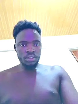 Snapshot of MaskedGQ chatting on 27, 10, 2025 MaskedGQ online show from 27, 10, 2025