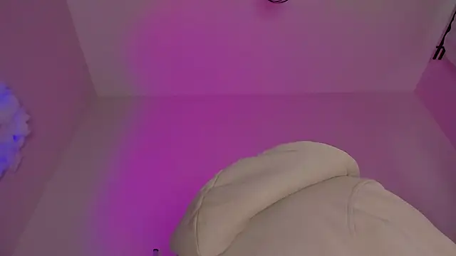 Snapshot of maakimo chatting on 8, 7, 2026 maakimo online show from 8, 7, 2026