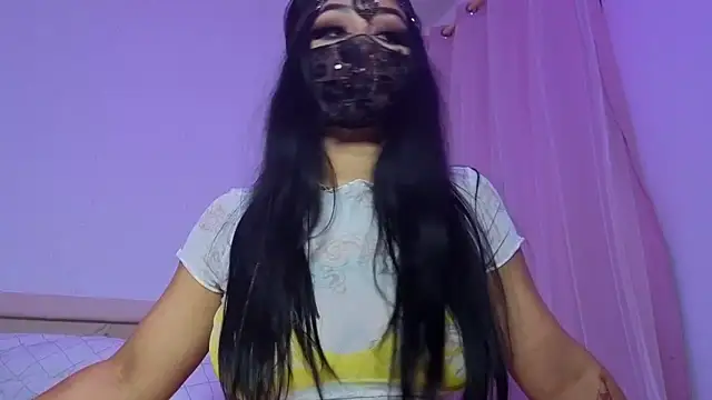 Snapshot of kamila_french chatting on 6, 5, 2026 kamila french online show from 6, 5, 2026
