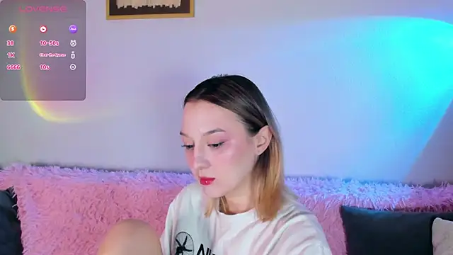 Snapshot of CrystalRey chatting on 16, 11, 2025 CrystalRey online show from 16, 11, 2025