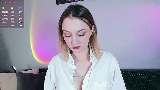 Snapshot of CrystalRey chatting on 18, 12, 2025 CrystalRey online show from 18, 12, 2025