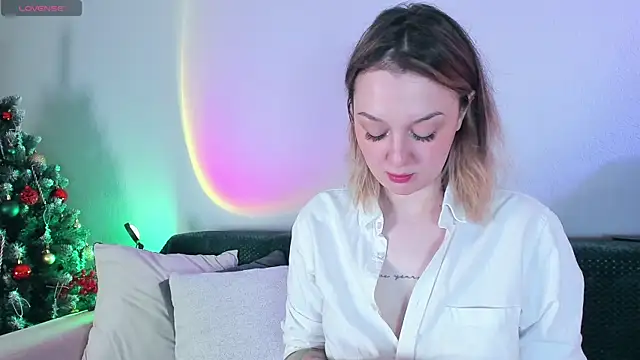 Snapshot of CrystalRey chatting on 22, 12, 2025 CrystalRey online show from 22, 12, 2025