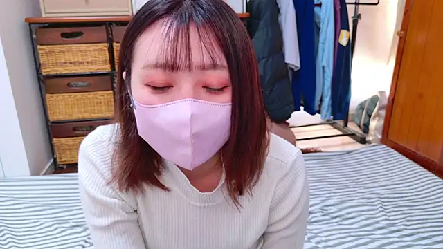 ayu yu xo online show from 4, 1, 2025