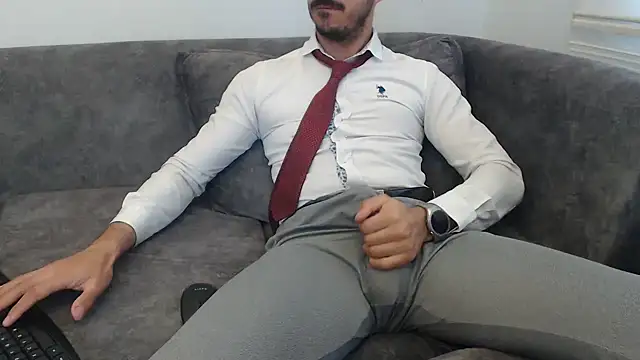 Snapshot of Naughtb0y chatting on 3, 5, 2026 Naughtb0y online show from 3, 5, 2026