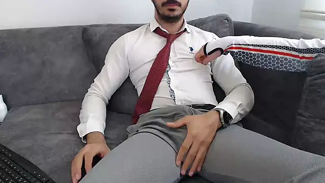 Snapshot of Naughtb0y chatting on 11, 5, 2026 Naughtb0y online show from 11, 5, 2026