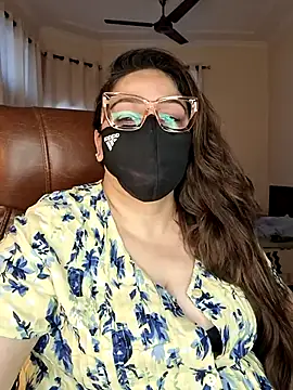 Snapshot of SEXY-Sardarni chatting on 13, 4, 2026 SEXY-Sardarni online show from 13, 4, 2026