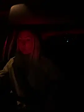 Snapshot of LuisaBecker chatting on 1, 12, 2024 LuisaBecker online show from 1, 12, 2024