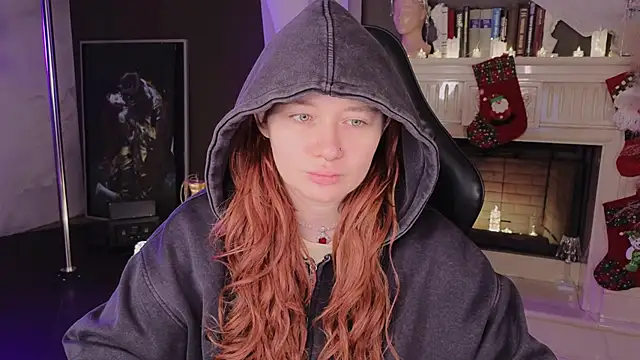 Snapshot of carolina_elf chatting on 4, 12, 2025 carolina elf online show from 4, 12, 2025