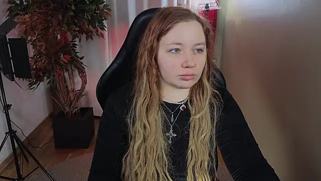 Snapshot of carolina_elf chatting on 4, 2, 2026 carolina elf online show from 4, 2, 2026