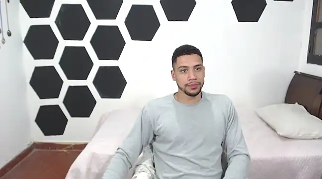 Jhors  Collens online show from 12, 12, 2024