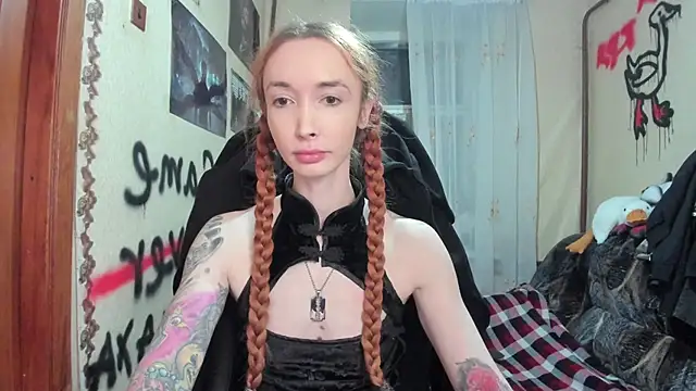 Snapshot of Roxy_Silver chatting on 28, 2, 2025 Roxy Silver online show from 28, 2, 2025