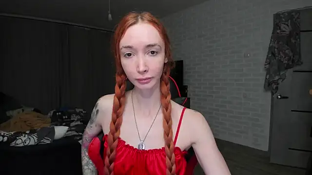 Snapshot of Roxy_Silver chatting on 21, 10, 2025 Roxy Silver online show from 21, 10, 2025