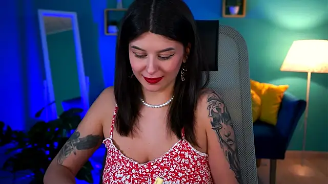 Snapshot of NicoleMun chatting on 18, 2, 2025 NicoleMun online show from 18, 2, 2025